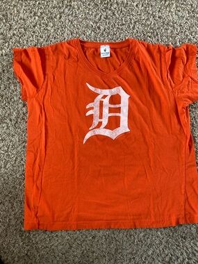Detroit Tigers Women's Orange V-Neck Tee with White English 'D' Graphic